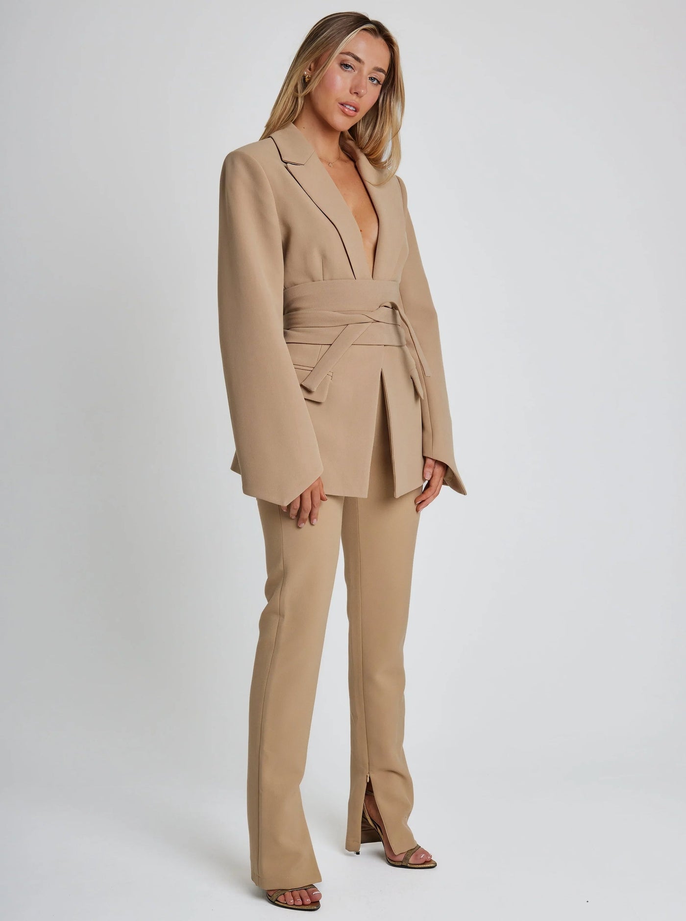 Molly - Elegant Belted Blazer