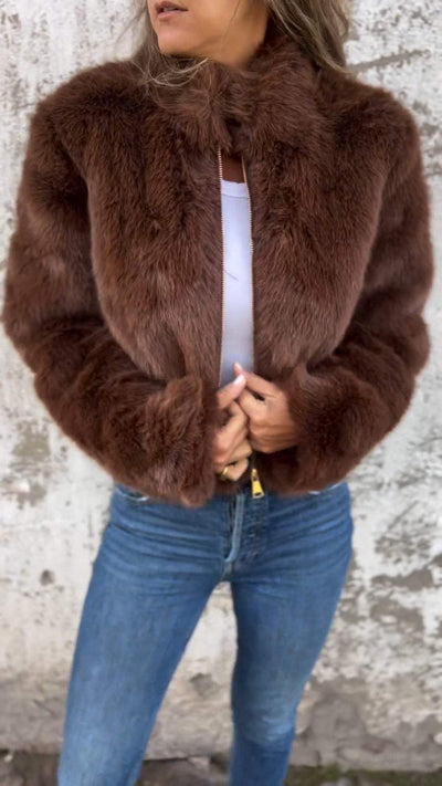 Sarah - Luxurious and Soft Faux Fur Jacket